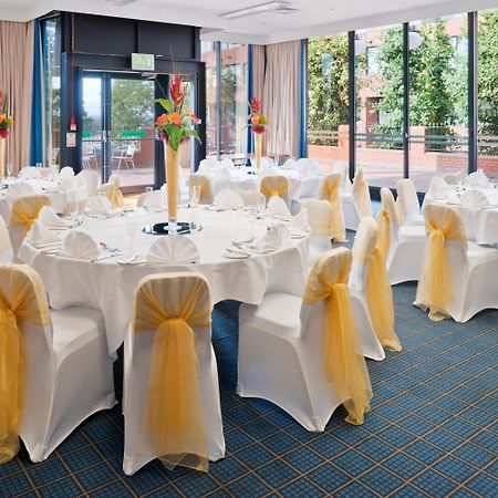 Holiday Inn Runcorn M56 Junction 12 By Ihg Екстер'єр фото