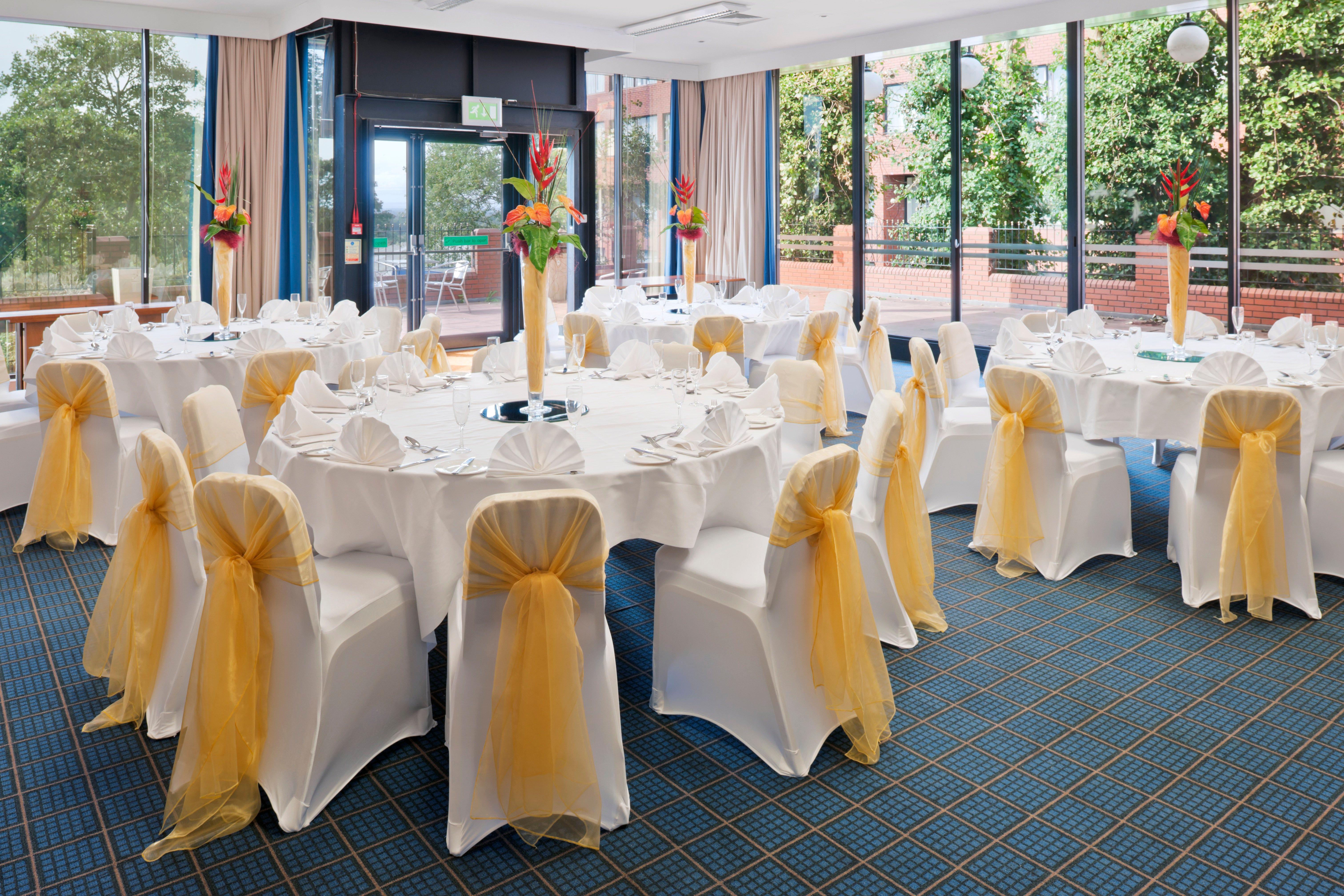 Holiday Inn Runcorn M56 Junction 12 By Ihg Екстер'єр фото