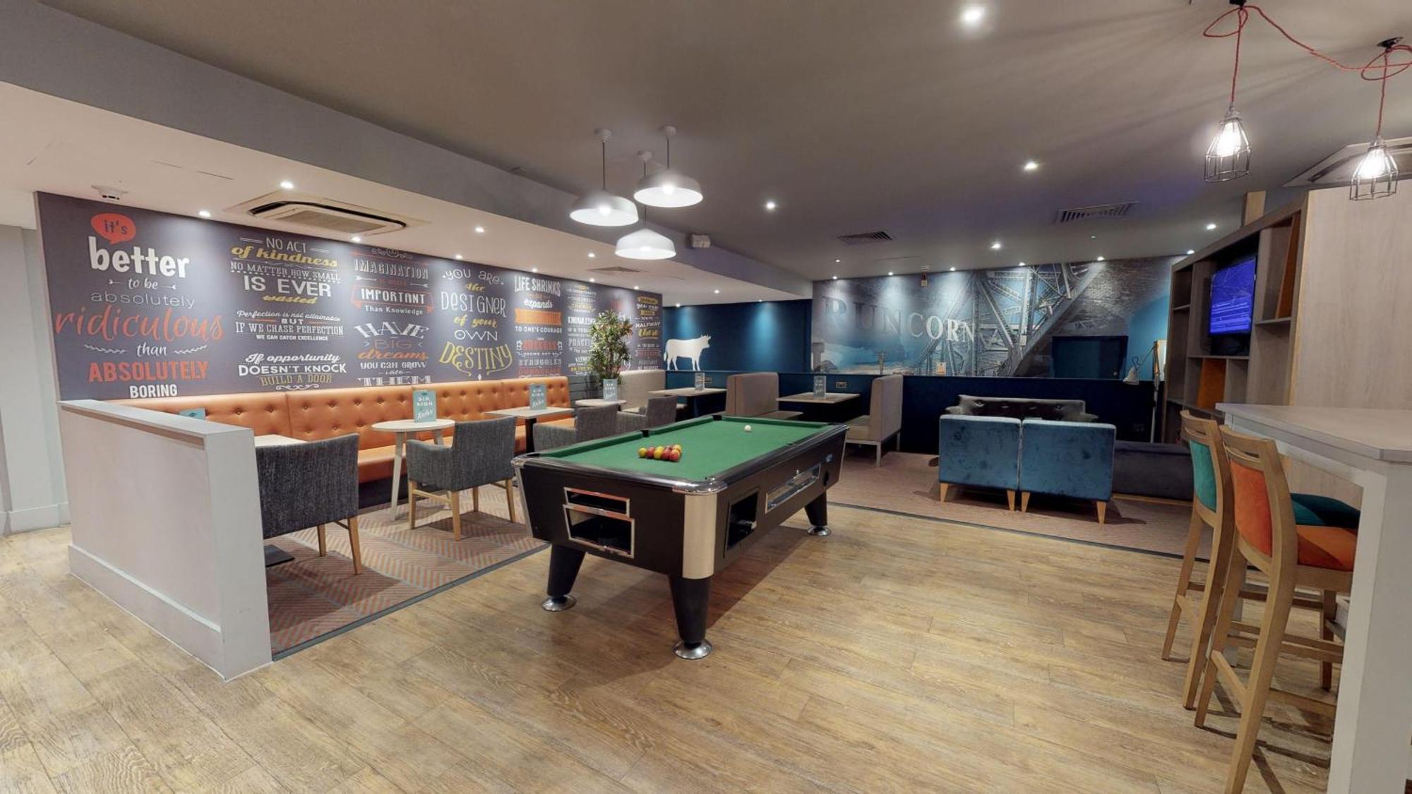 Holiday Inn Runcorn M56 Junction 12 By Ihg Екстер'єр фото